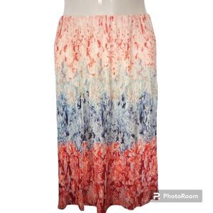- H & M pleated floral print elastic waist skirt